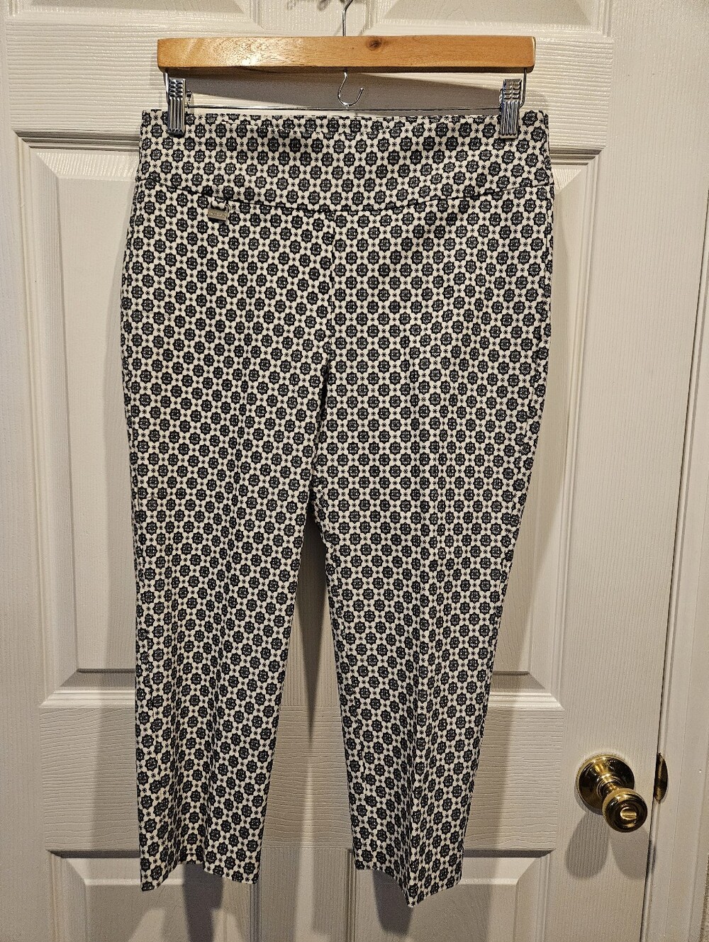 Women's Philosophy Republic Petite Capri Medium Pants - New without Tags